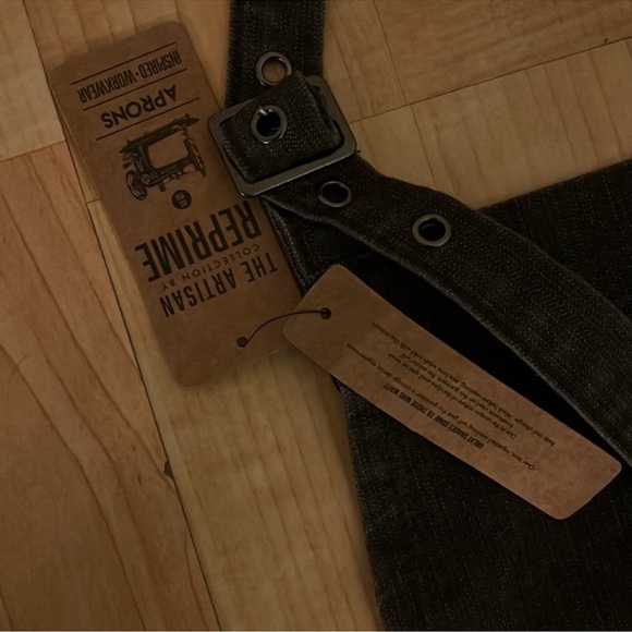 NEW Crown Royal Whiskey Black Denim Bartender Apron with Pockets - Picture 3 of 11